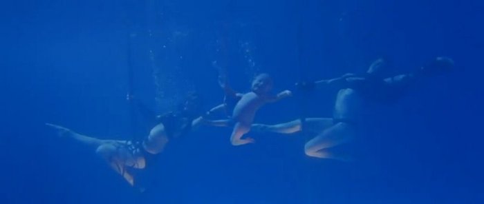 Title Song - Tees Maar Khan -837