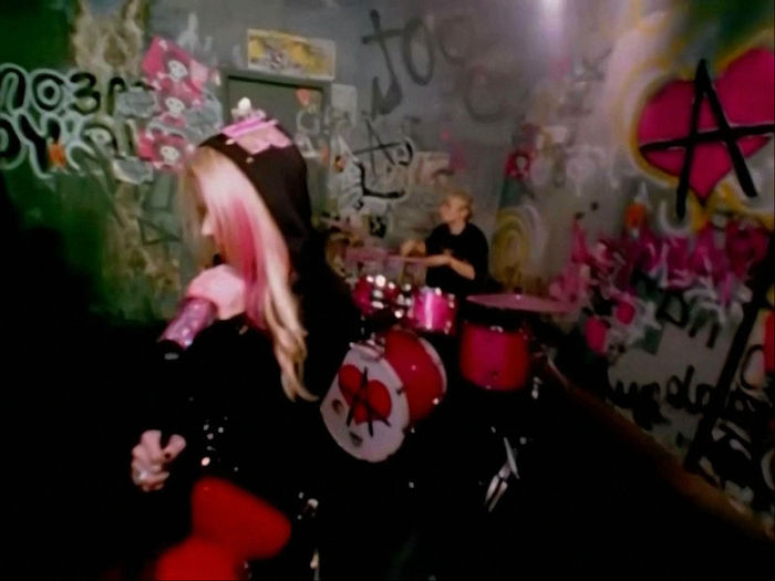 normal_Avril_Lavigne_-_The_Best_Damn_Thing_20081109130959 - THE BEST DAMN THING - captures