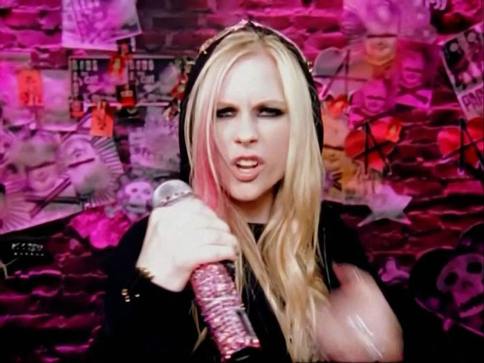 normal_Avril_Lavigne_-_The_Best_Damn_Thing_20081109131120 - THE BEST DAMN THING - captures