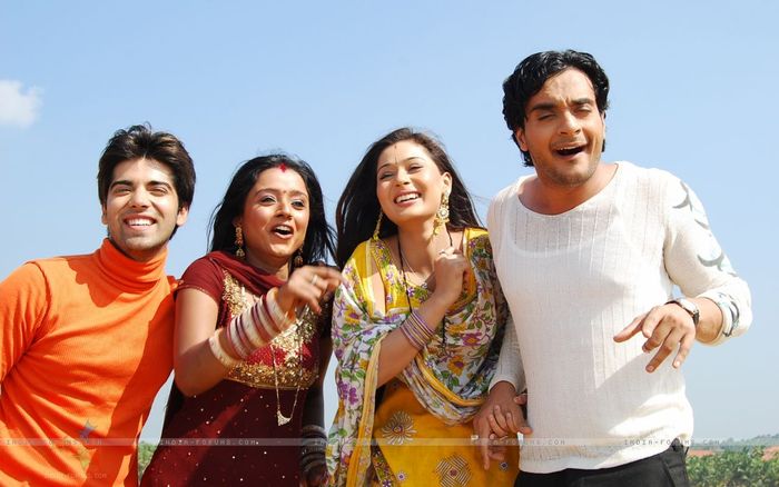 33150-a-still-image-of-alekh-sadhna-ranvir-and-ragini