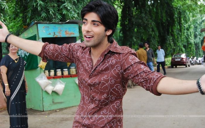 33331-ranvir-rajvansh-looking-happy - CuLoArEa FeRiCiRiI