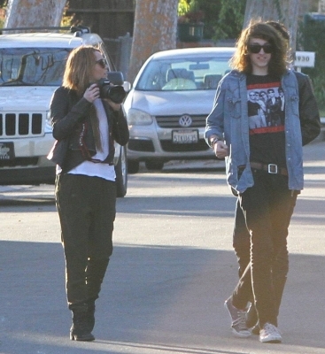 - x Out in Hollywood - 02th February 2011