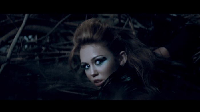 Miley Cyrus - Can\'t Be Tamed 0173