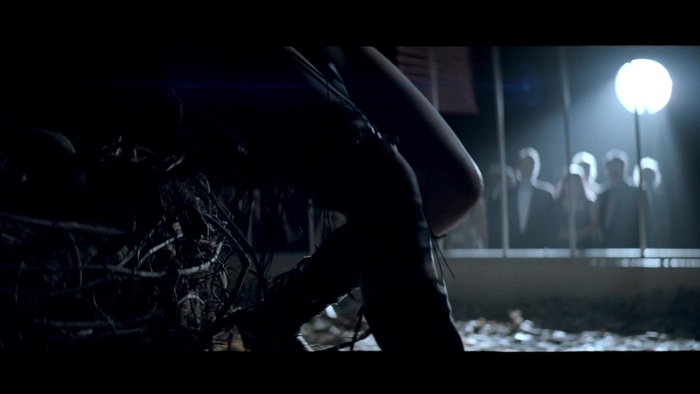 Miley Cyrus - Can\'t Be Tamed 0189