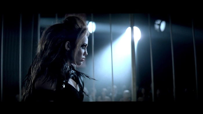 Miley Cyrus - Can\'t Be Tamed 0225