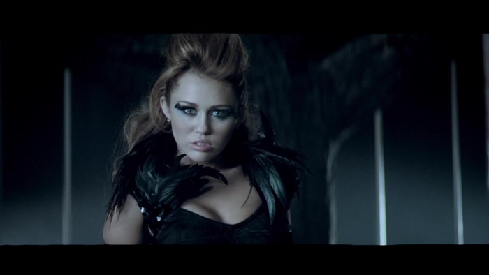 Miley Cyrus - Can\'t Be Tamed 0231