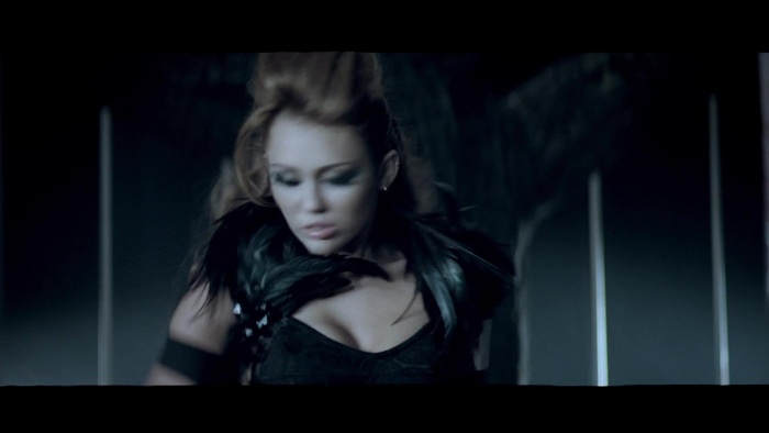 Miley Cyrus - Can\'t Be Tamed 0232