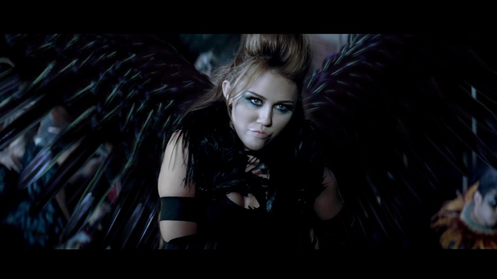 Miley Cyrus - Can\'t Be Tamed 0281