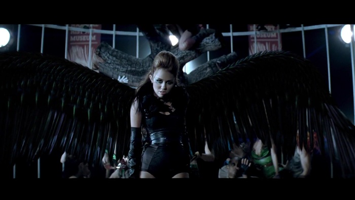 Miley Cyrus - Can\'t Be Tamed 0291