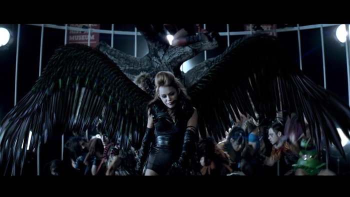 Miley Cyrus - Can\'t Be Tamed 0296