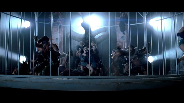 Miley Cyrus - Can\'t Be Tamed 0373