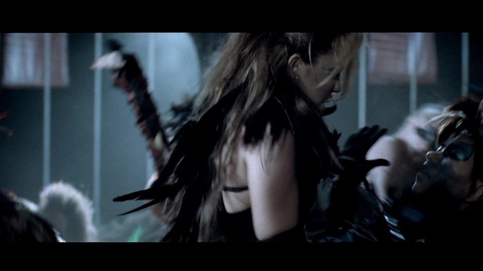Miley Cyrus - Can\'t Be Tamed 0414