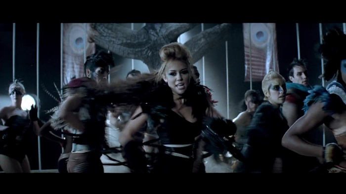 Miley Cyrus - Can\'t Be Tamed 0517 - MilUuU CBT