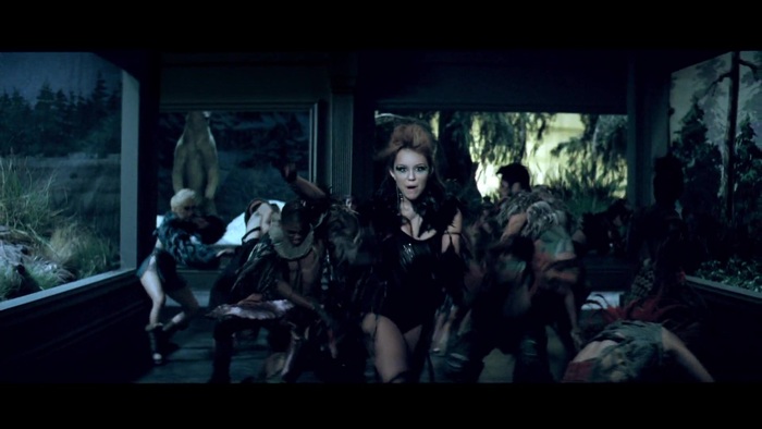Miley Cyrus - Can\'t Be Tamed 0593