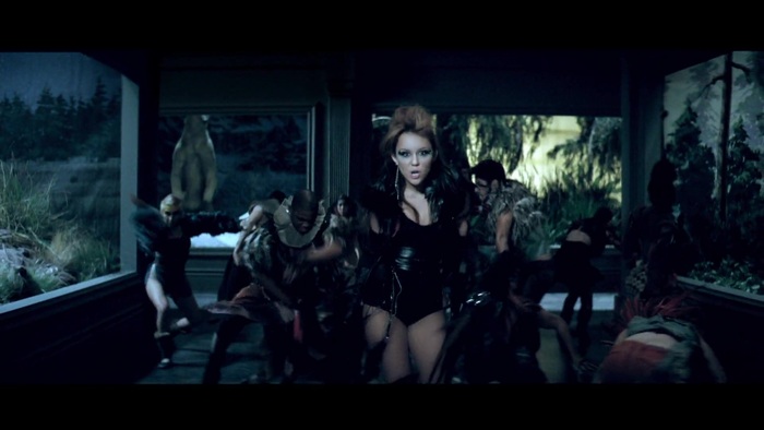 Miley Cyrus - Can\'t Be Tamed 0594