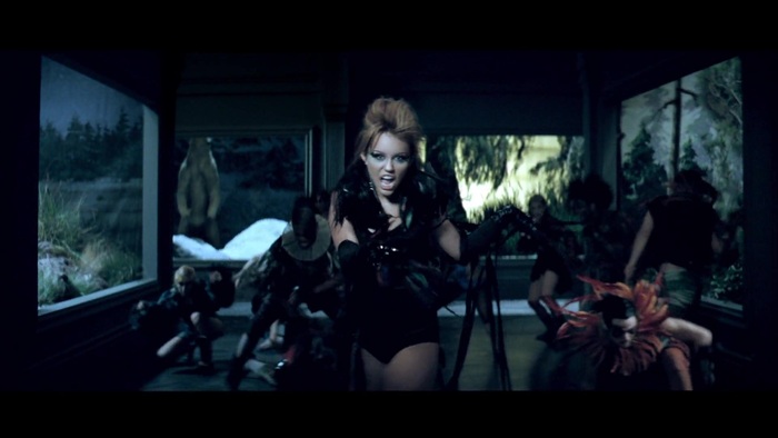 Miley Cyrus - Can\'t Be Tamed 0601