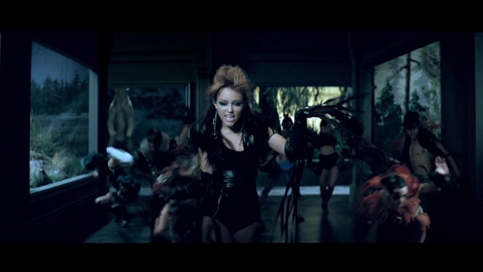 Miley Cyrus - Can\'t Be Tamed 0603