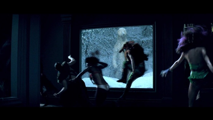 Miley Cyrus - Can\'t Be Tamed 0609