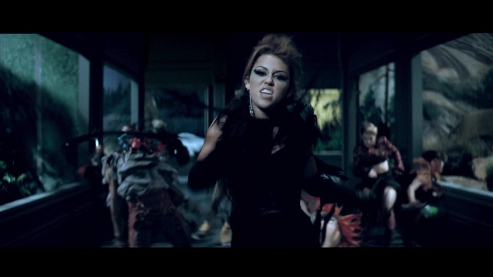 Miley Cyrus - Can\'t Be Tamed 0616