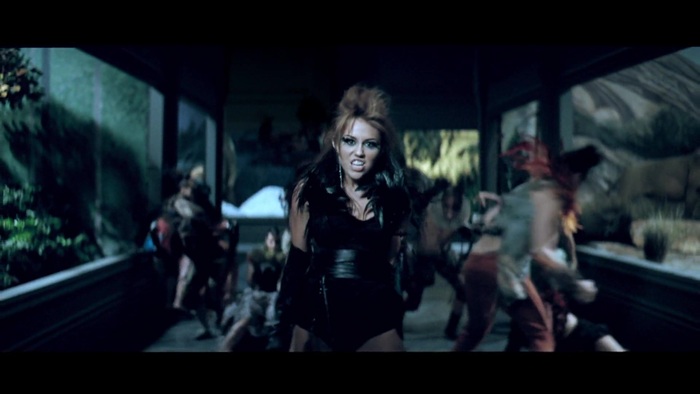 Miley Cyrus - Can\'t Be Tamed 0622