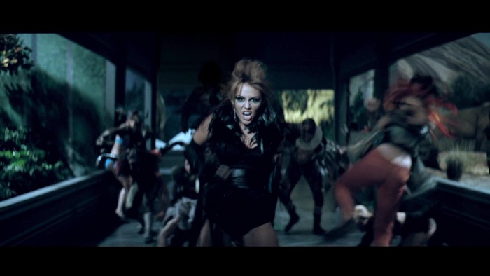 Miley Cyrus - Can\'t Be Tamed 0623