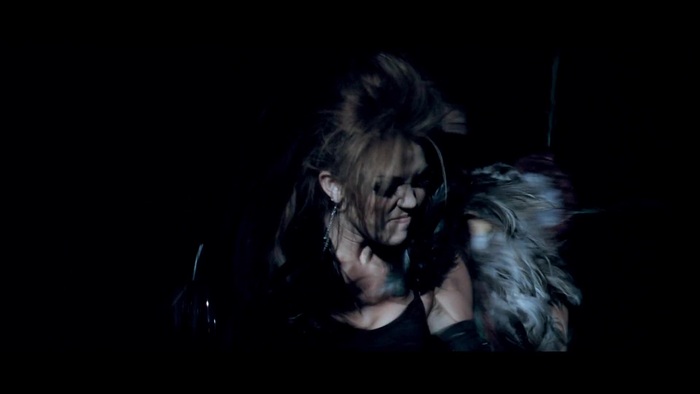 Miley Cyrus - Can\'t Be Tamed 0745