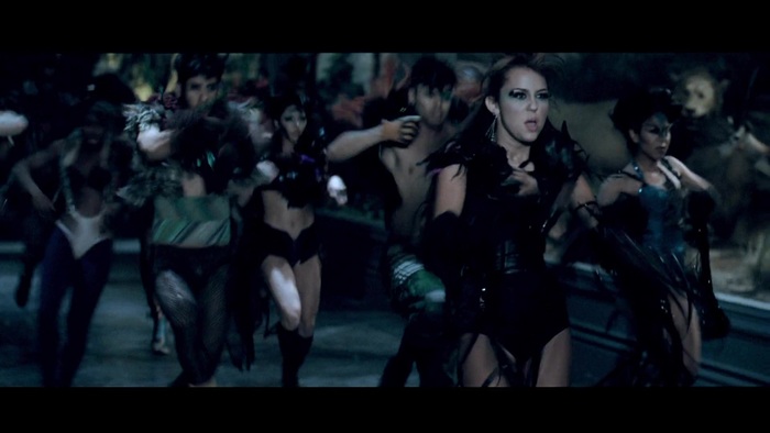 Miley Cyrus - Can\'t Be Tamed 0755