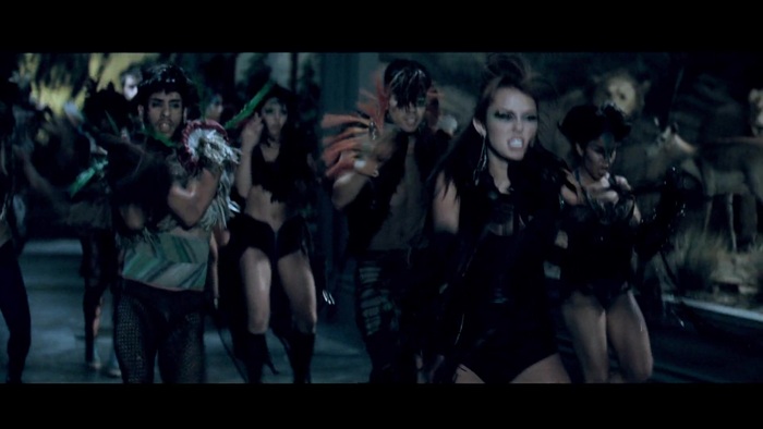 Miley Cyrus - Can\'t Be Tamed 0757
