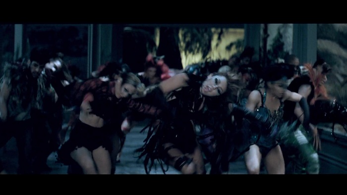 Miley Cyrus - Can\'t Be Tamed 0779