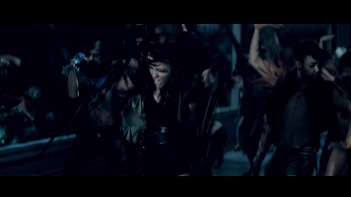 Miley Cyrus - Can\'t Be Tamed 0785