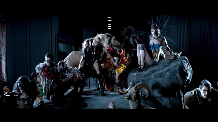 Miley Cyrus - Can\'t Be Tamed 0823