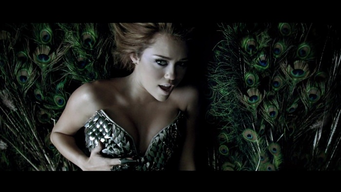 Miley Cyrus - Can\'t Be Tamed 0828