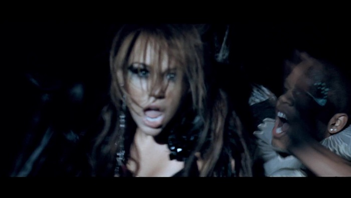 Miley Cyrus - Can\'t Be Tamed 0831