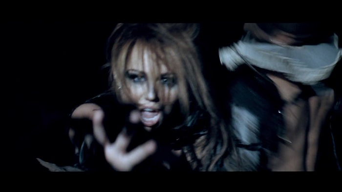 Miley Cyrus - Can\'t Be Tamed 0833