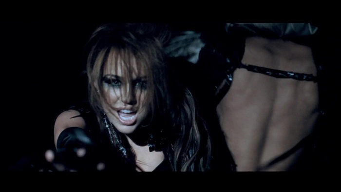 Miley Cyrus - Can\'t Be Tamed 0834