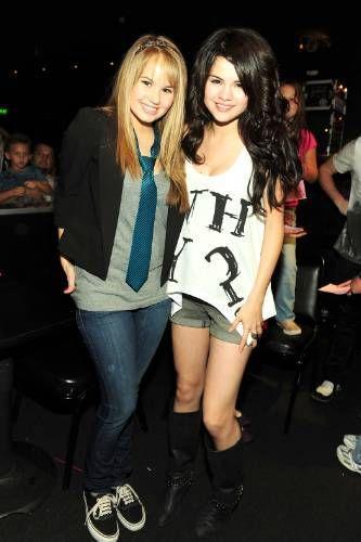 Selena_Gomez_1261440734_1