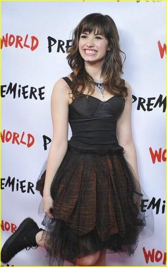 Demi_Lovato_1254687401_3 - Demi Lovato