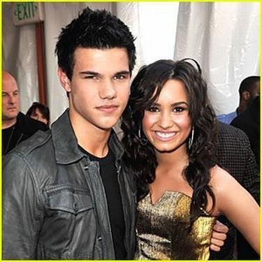 Demi_Lovato_1254688426_4