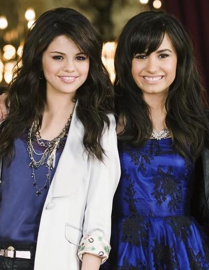 Selena Gomez  Demi Lovato demi  selena2 - Selena si Demi