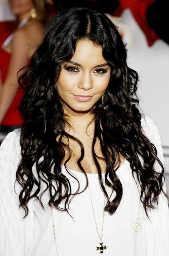 Vanessa_Anne_Hudgens_1231778575 - Vanessa Hudgens