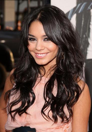 Vanessa_Hudgens_1257537766_4 - Vanessa Hudgens