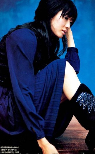 21957_305409486926_282364036926_4066581_7903488_n - a---lee yo won---a