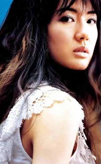 21957_305412311926_282364036926_4066601_3685625_n - a---lee yo won---a