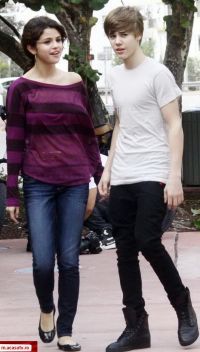 thumb_size2 - x-justin si selena gomez-x