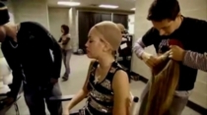 29395360_OAZFBQMCG - hannah montana cand se pregateste de concert