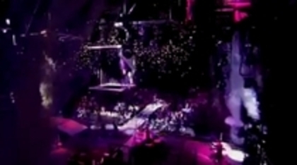 29395589_EEMPCWPQG - hannah montana cand se pregateste de concert