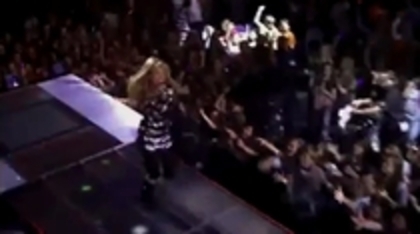 29395674_CKUPPRHMZ - hannah montana cand se pregateste de concert