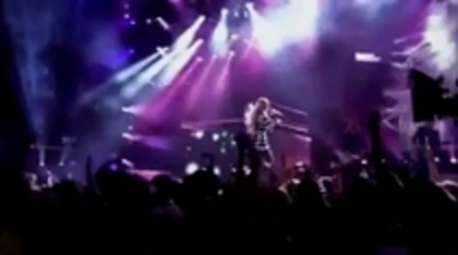 29395854_UOCMAFLEG - hannah montana cand se pregateste de concert