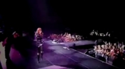 29396025_LTKIPTEKO - hannah montana cand se pregateste de concert