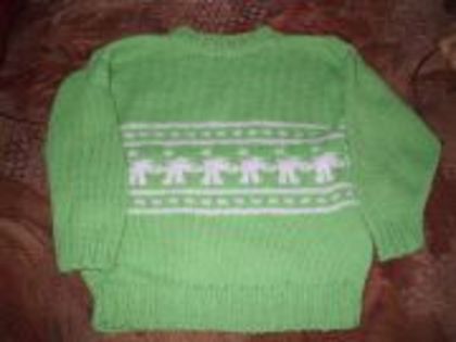 Pulover pentru copii; E printre primele pulovere pe care le-am facut pentru Rares.
